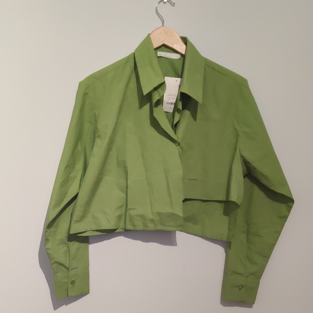 Green Cropped Button-Up Shirt